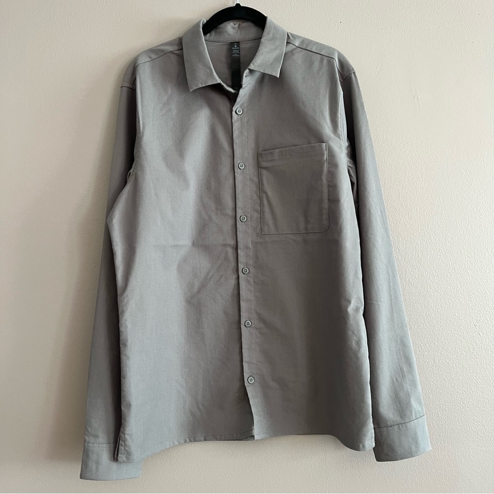 lululemon athletica Men's Casual Button-Down Shirt in Light Gray